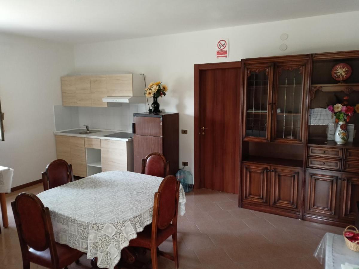 Da Angela - Camere Con Bagno Privato A Foligno Vicino Al Centro מראה חיצוני תמונה