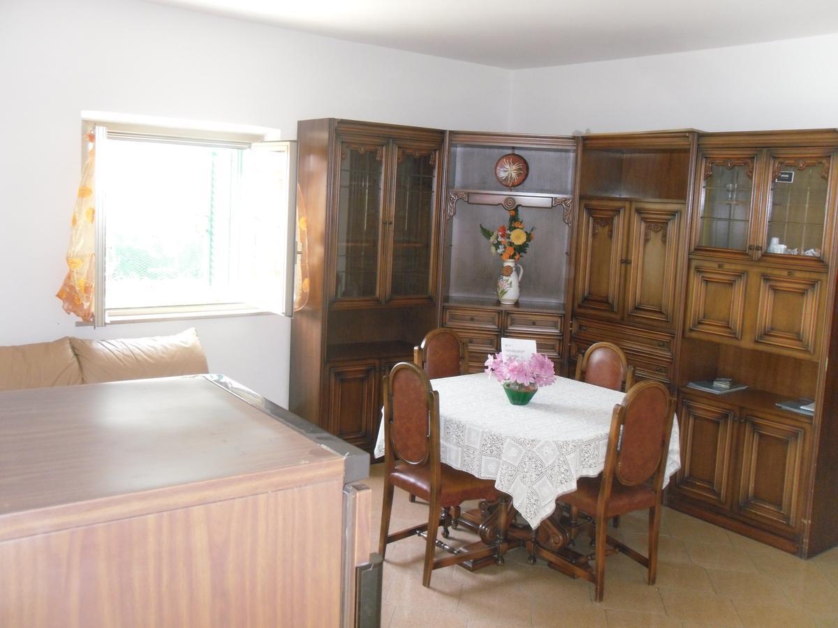 Da Angela - Camere Con Bagno Privato A Foligno Vicino Al Centro מראה חיצוני תמונה